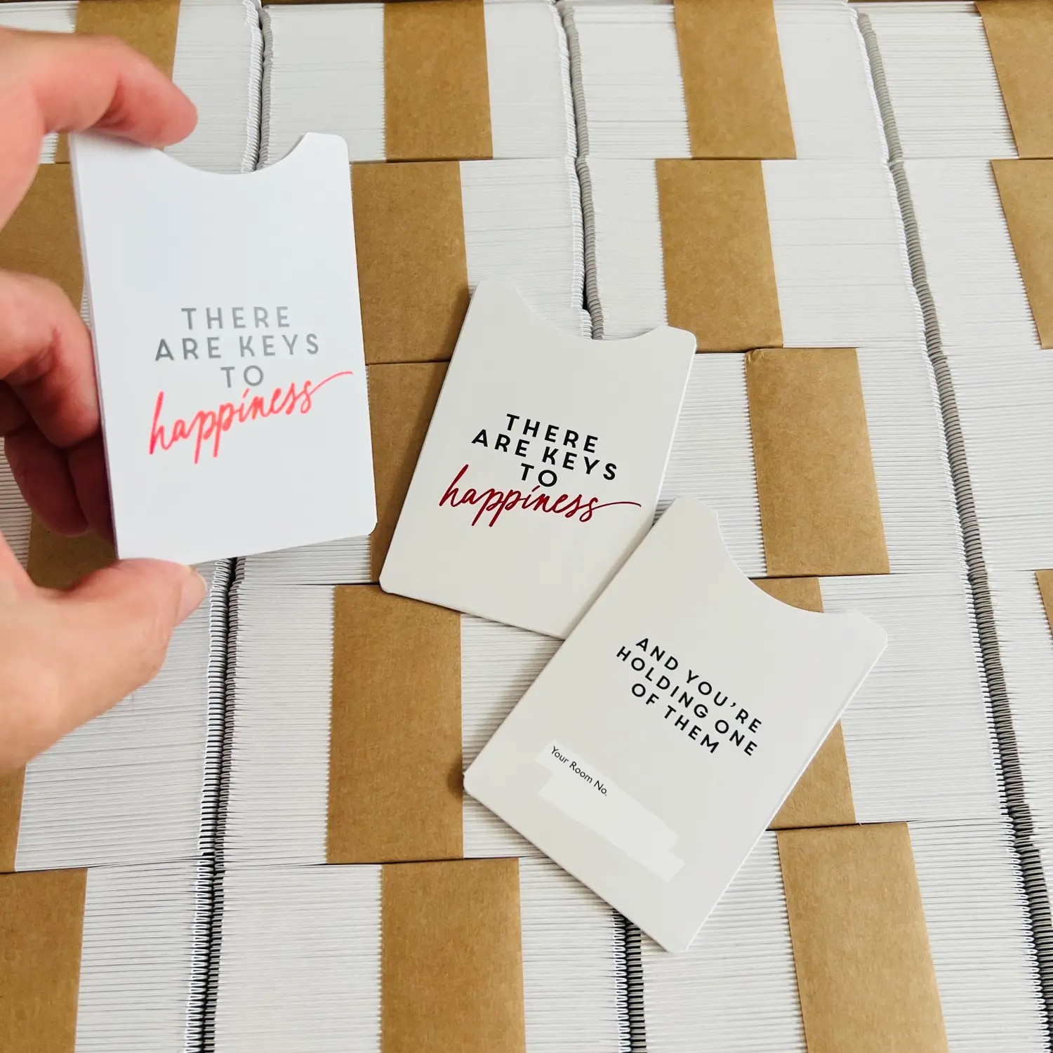 RUBY HOTELS — Make it your own, Detailansicht von KOPFBRAND