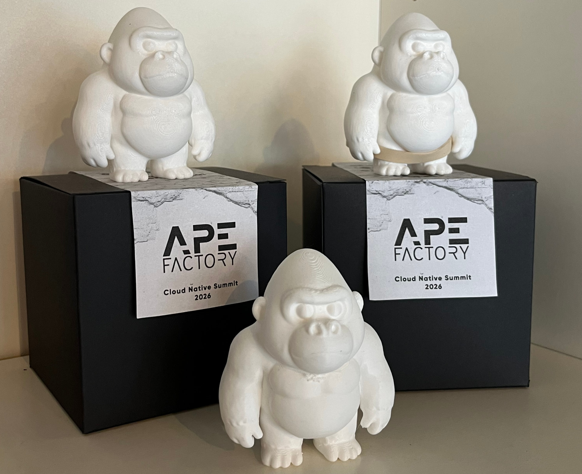 APE FACTORY — CommunityDays2026, Detailansicht von KOPFBRAND